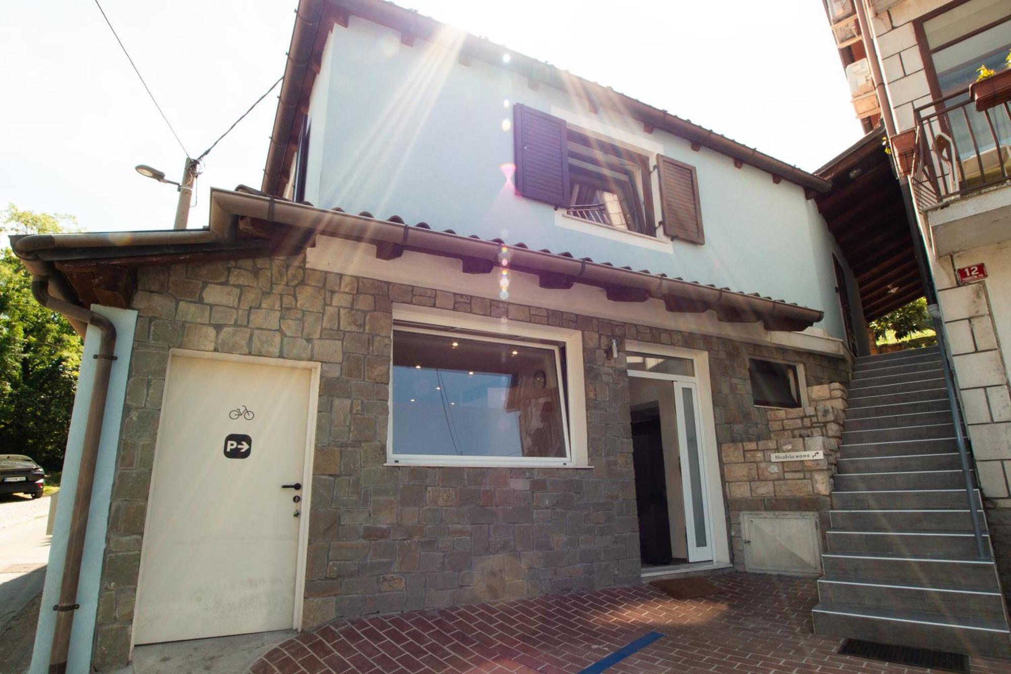 Apartment Bivalvia