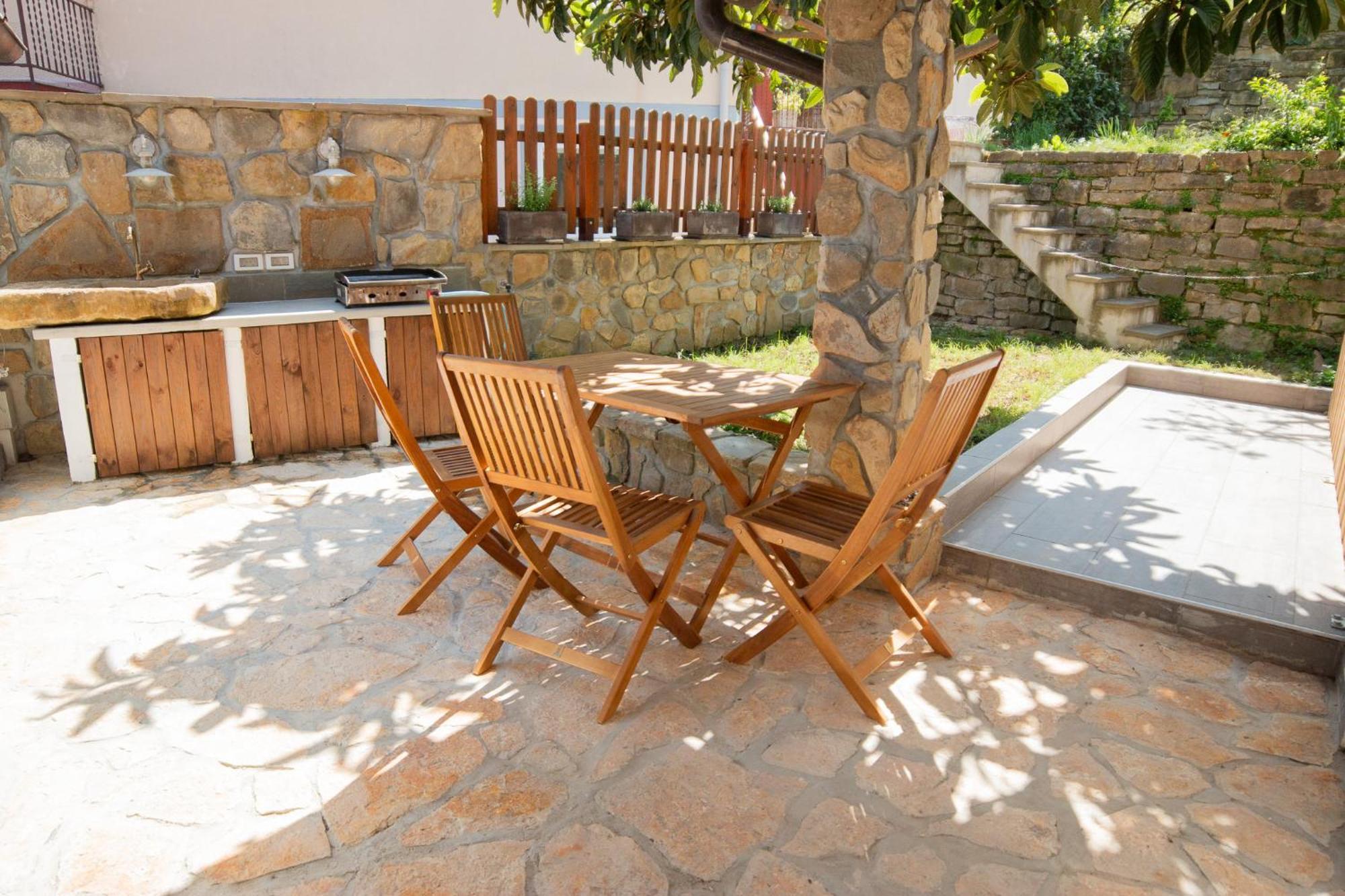 Apartment Bivalvia